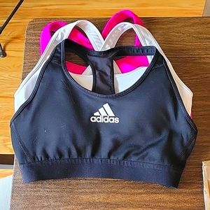 🔥THREE🔥 sports bras!!